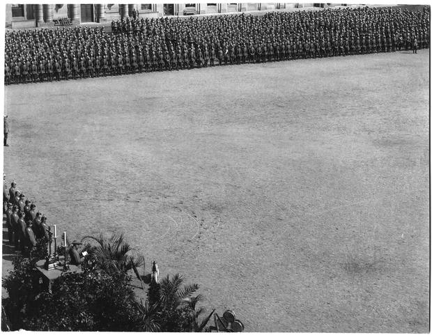 Ernst Eichgrün, Feldgottesdienst im Potsdamer Lustgarten, 9. August 1914. Silbergelatineabzug vom Glasnegativ, 21,1 x 27,3 cm. Potsdam Museum – Forum für Kunst und Geschichte